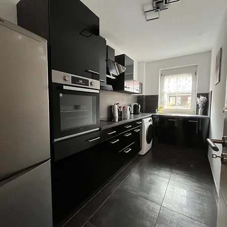 Moderne 3-zimmer-wohnung 6 Gaeste U-bahn Zur Messe Parkplatz Apartman