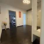 Moderne 3-zimmer-wohnung 6 Gaeste U-bahn Zur Messe Parkplatz アパート
