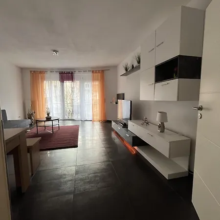 Apartment Moderne 3-zimmer-wohnung 6 Gaeste U-bahn Zur Messe Parkplatz *