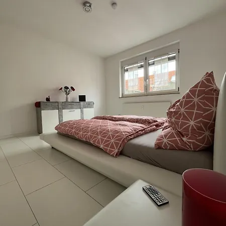 Moderne 3-zimmer-wohnung 6 Gaeste U-bahn Zur Messe Parkplatz