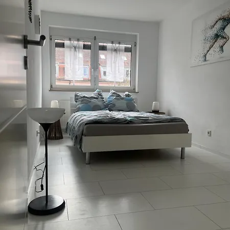 Apartment Moderne 3-zimmer-wohnung 6 Gaeste U-bahn Zur Messe Parkplatz