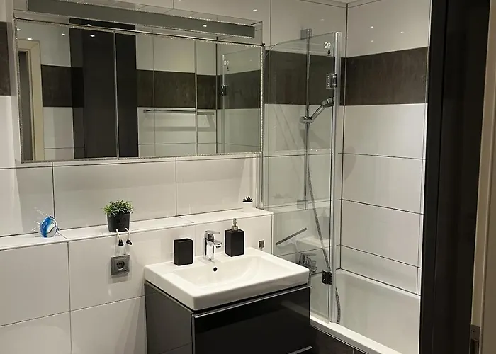 Moderne 3-zimmer-wohnung 6 Gaeste U-bahn Zur Messe Parkplatz *