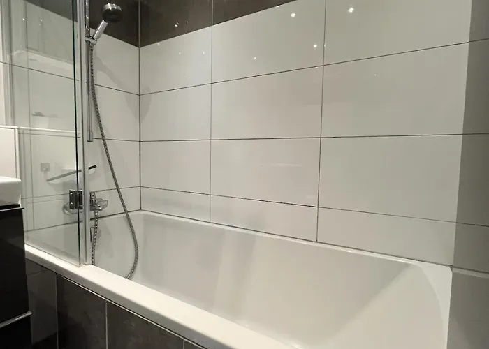 Moderne 3-zimmer-wohnung 6 Gaeste U-bahn Zur Messe Parkplatz * Fuerth